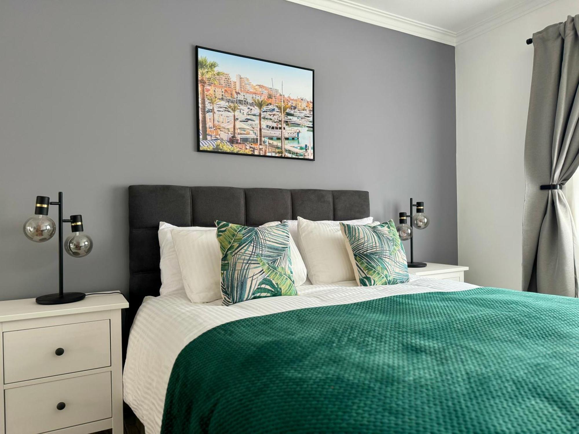 Princess Retreat Beautiful Modern Aprt 2 Min Walk From Quarteira Beach Extérieur photo