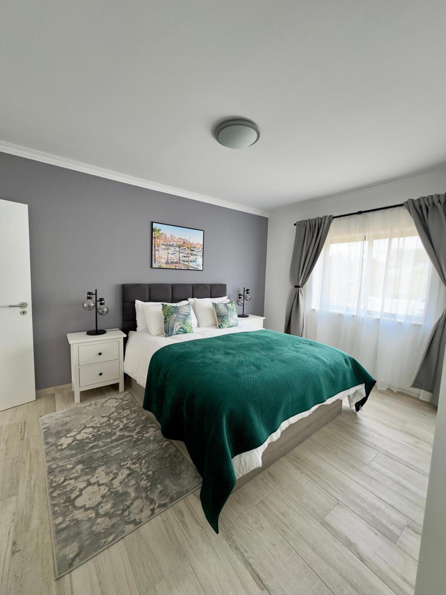 Princess Retreat Beautiful Modern Aprt 2 Min Walk From Quarteira Beach Extérieur photo